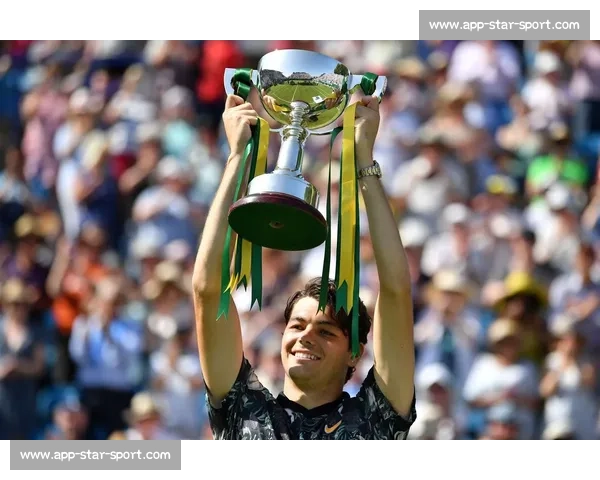 弗里茨伊斯特本四度封王 第十冠里程碑开启草地新章