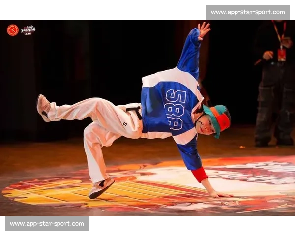 霹雳舞赛场：当街舞碰撞中国功夫，上演热血 “功夫对话”